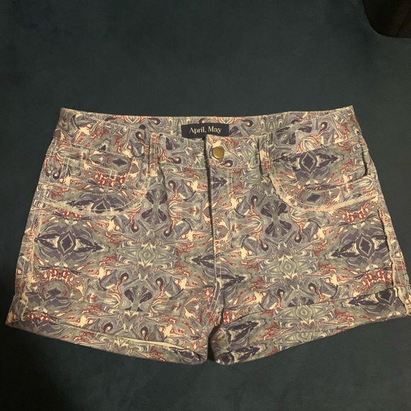 Cute Floral Denim Short - Picture 1 of 10